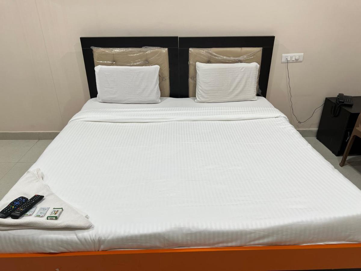 5 star grand Hotell Shamshabad Exteriör bild